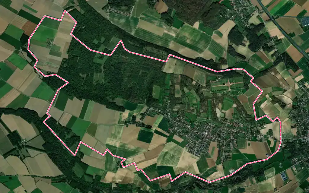 Vue satellite de Ablain-Saint-Nazaire avec ses contours administratifs