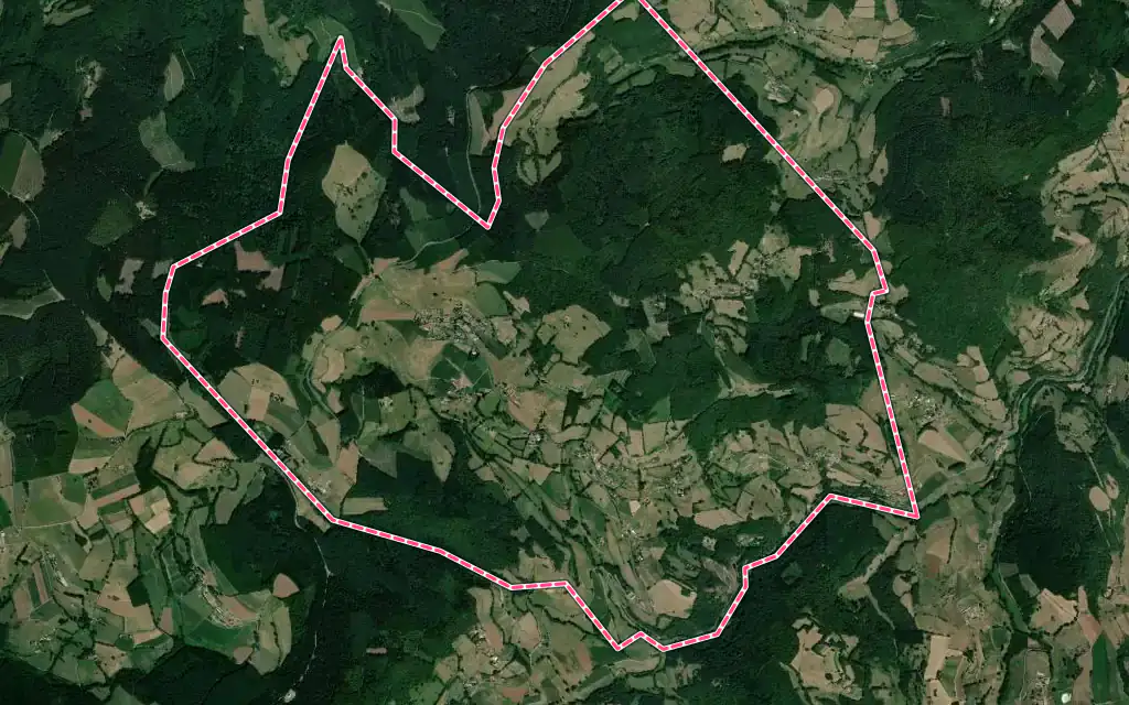 Vue satellite de Affoux avec ses contours administratifs