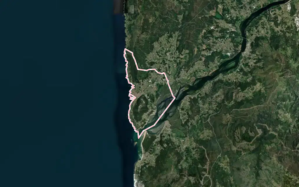 Vista satélite de A Guarda con su contorno administrativo