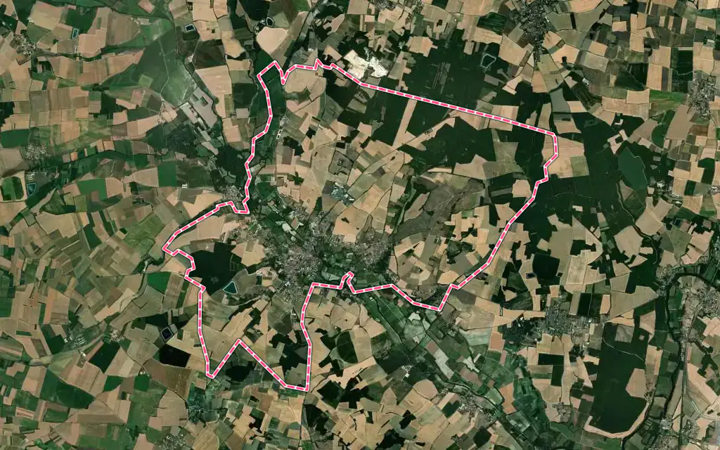 Vue satellite de Aigre avec ses contours administratifs
