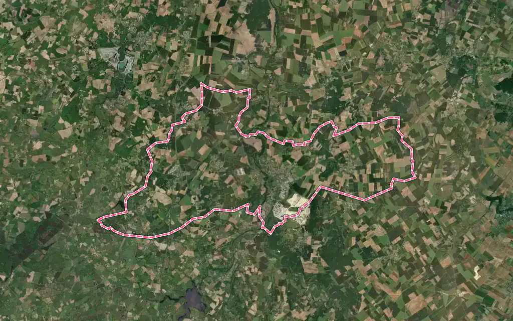 Vue satellite de Airvault avec ses contours administratifs