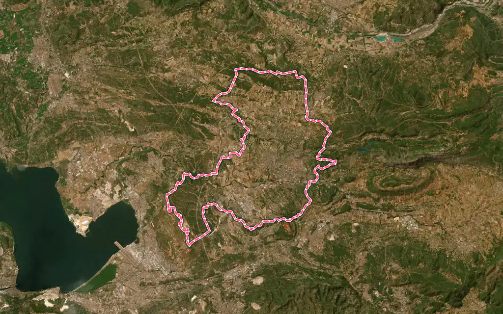 Vue satellite de Aix-en-Provence avec ses contours administratifs