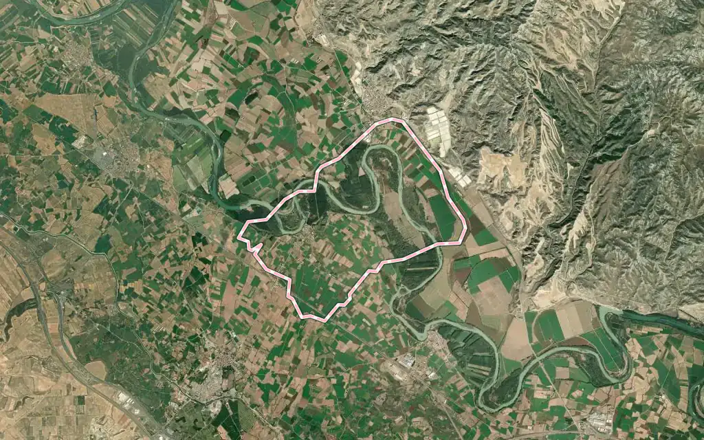 Vista satélite de Alcalá de Ebro con su contorno administrativo