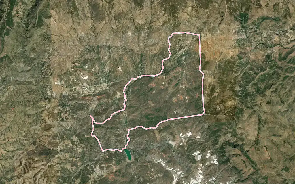 Vista satélite de Alcolea con su contorno administrativo