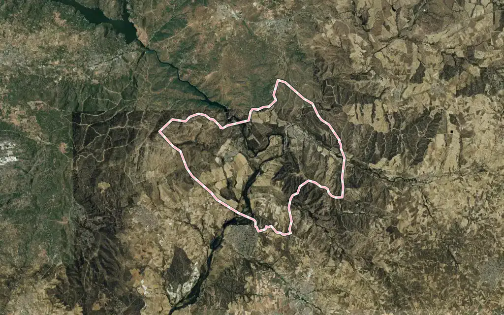Vista satélite de Aldea del Fresno con su contorno administrativo