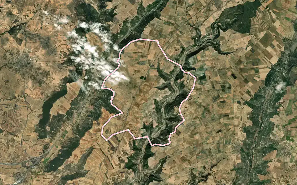 Vista satélite de Aldeanueva de Guadalajara con su contorno administrativo