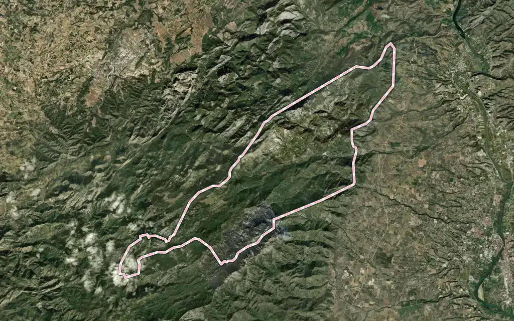 Vista satélite de Alfara de Carles con su contorno administrativo