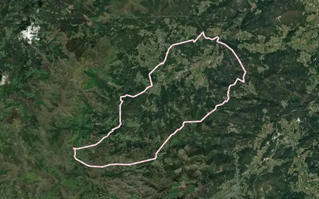 Vista satélite de Alfoz do Castrodouro con su contorno administrativo