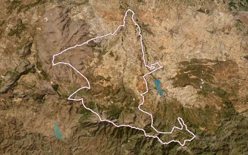 Vista satélite de Alhama de Granada con su contorno administrativo