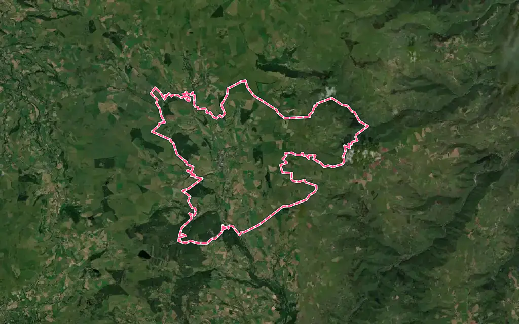 Vue satellite de Allanche avec ses contours administratifs