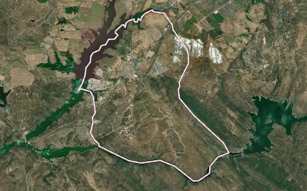 Vista satélite de Almaraz con su contorno administrativo
