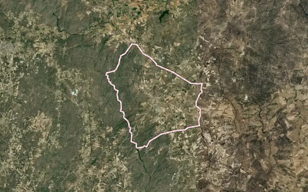 Vista satélite de Almeida con su contorno administrativo