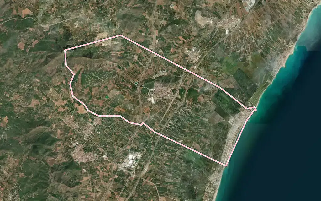 Vista satélite de Almenara con su contorno administrativo
