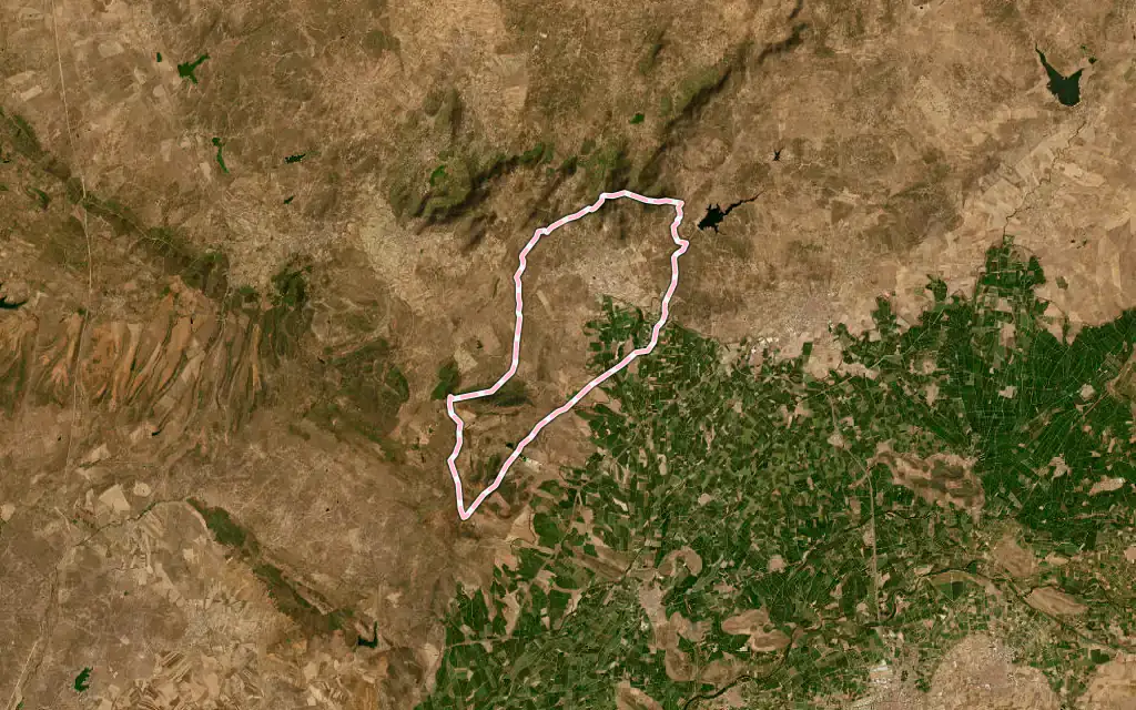 Vista satélite de Almoharín con su contorno administrativo