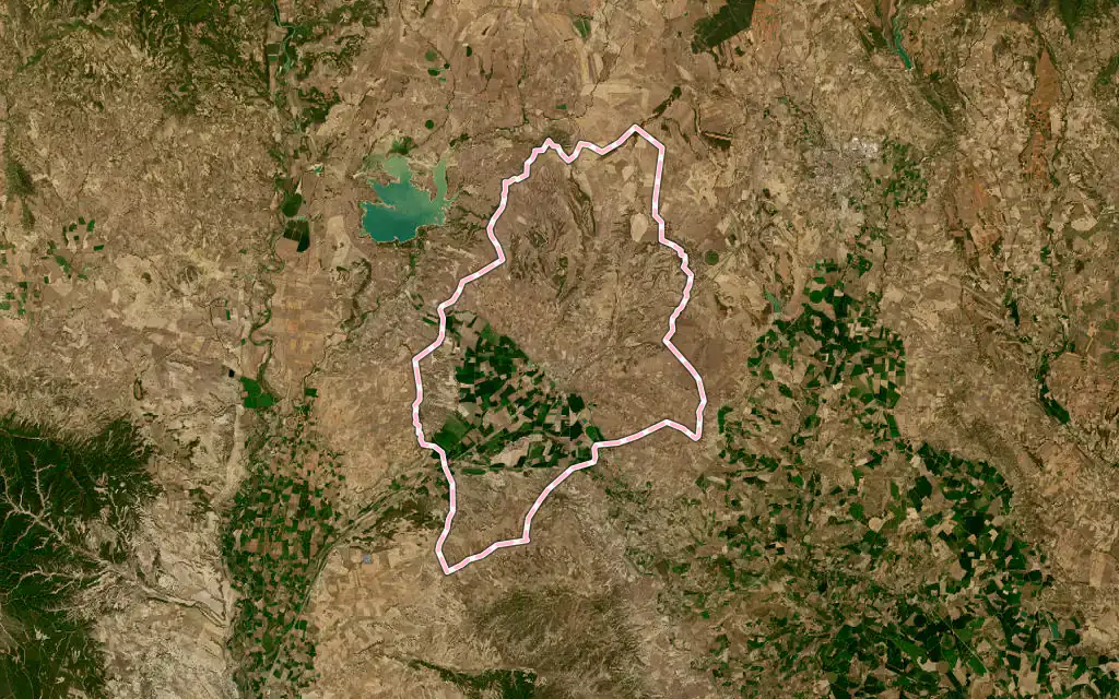 Vista satélite de Almudévar con su contorno administrativo