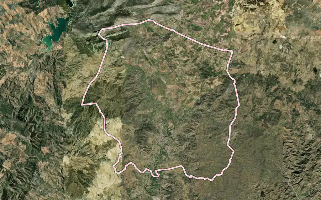 Vista satélite de Álora con su contorno administrativo