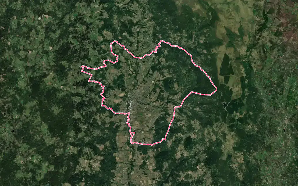 Vue satellite de Ambert avec ses contours administratifs