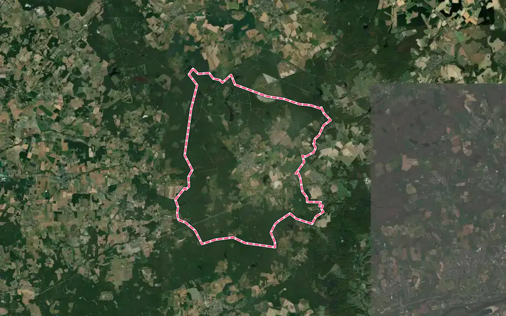 Vue satellite de Ambillou avec ses contours administratifs