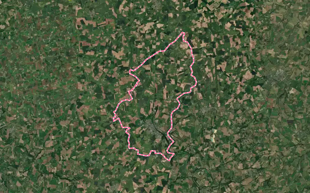 Vue satellite de Ambrières-les-Vallées avec ses contours administratifs
