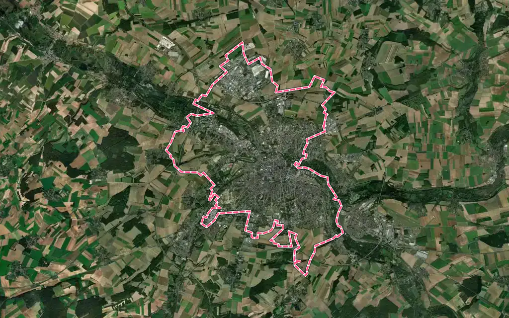 Vue satellite de Amiens avec ses contours administratifs