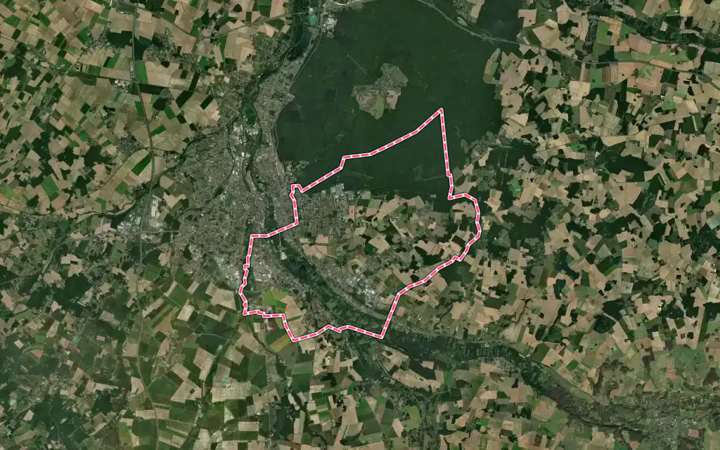 Vue satellite de Amilly avec ses contours administratifs