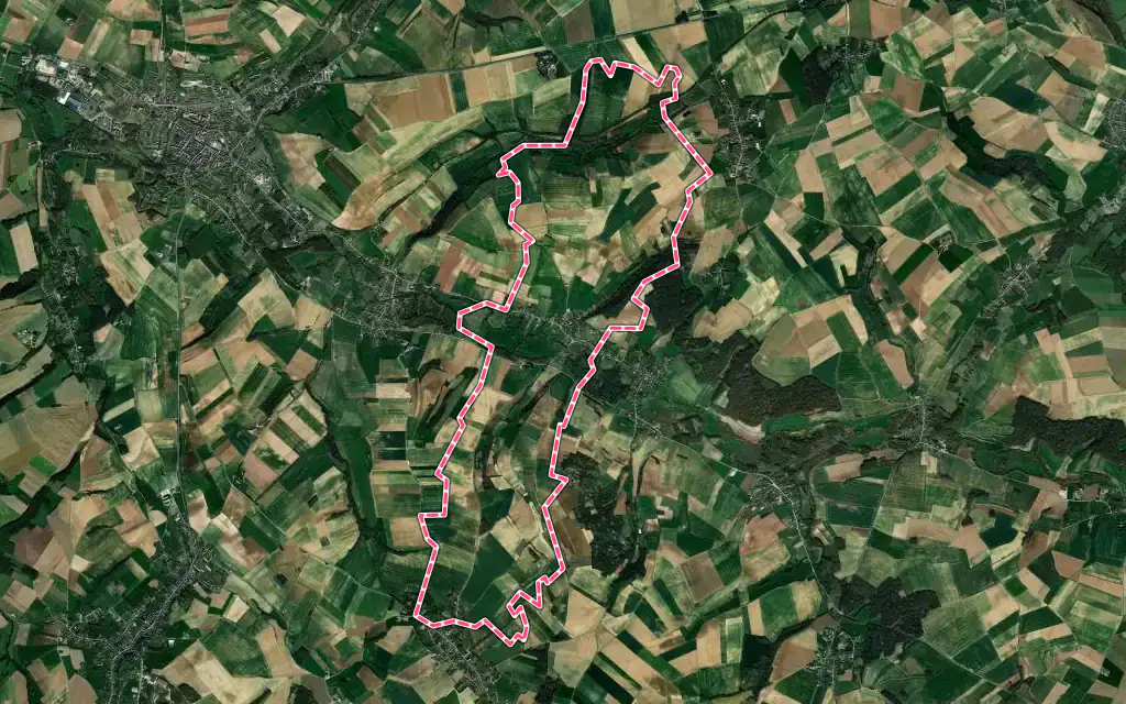 Vue satellite de Amplier avec ses contours administratifs