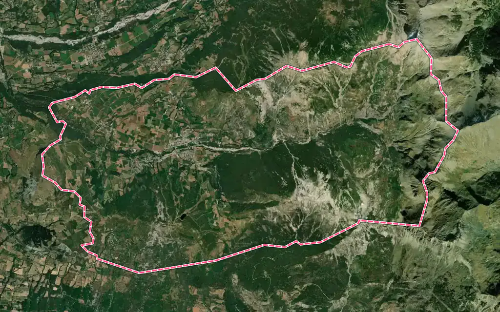 Vue satellite de Ancelle avec ses contours administratifs