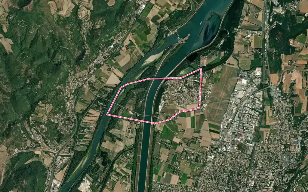 Vue satellite de Ancône avec ses contours administratifs