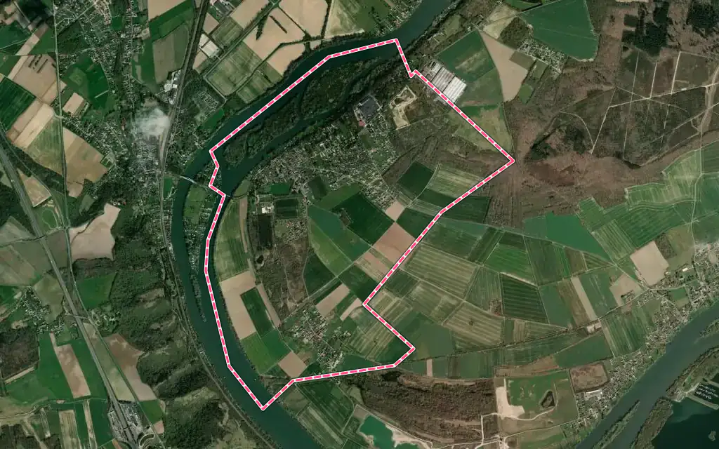 Vue satellite de Andé avec ses contours administratifs