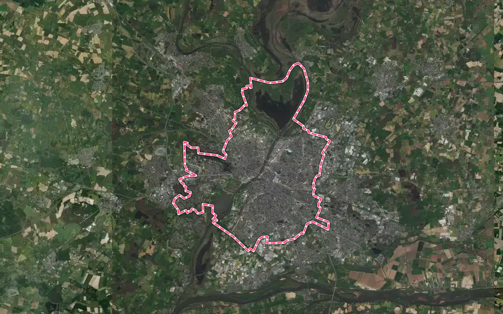 Vue satellite de Angers avec ses contours administratifs