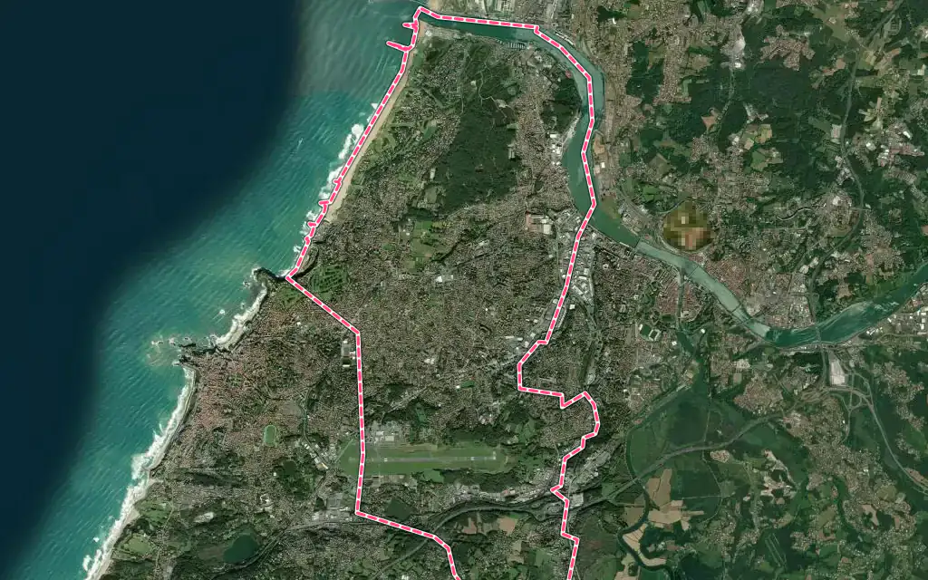 Vue satellite de Anglet avec ses contours administratifs
