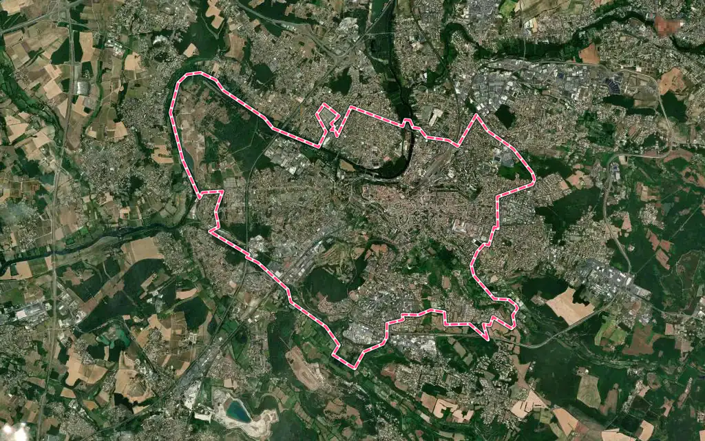 Vue satellite de Angoulême avec ses contours administratifs