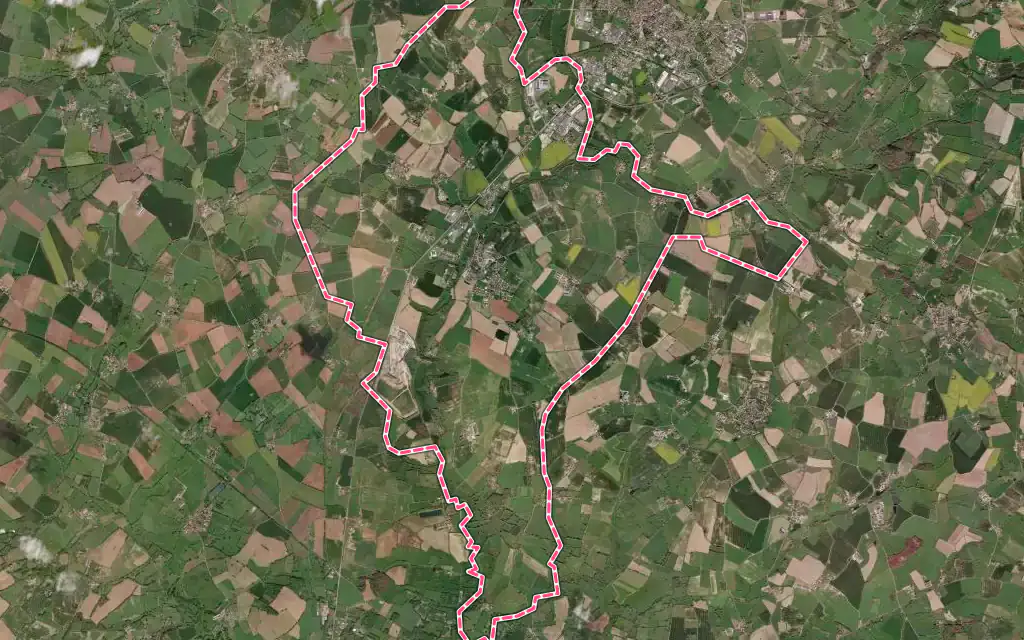 Vue satellite de Antigny avec ses contours administratifs