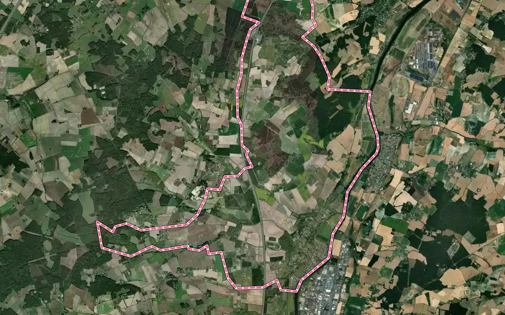 Vue satellite de Antran avec ses contours administratifs