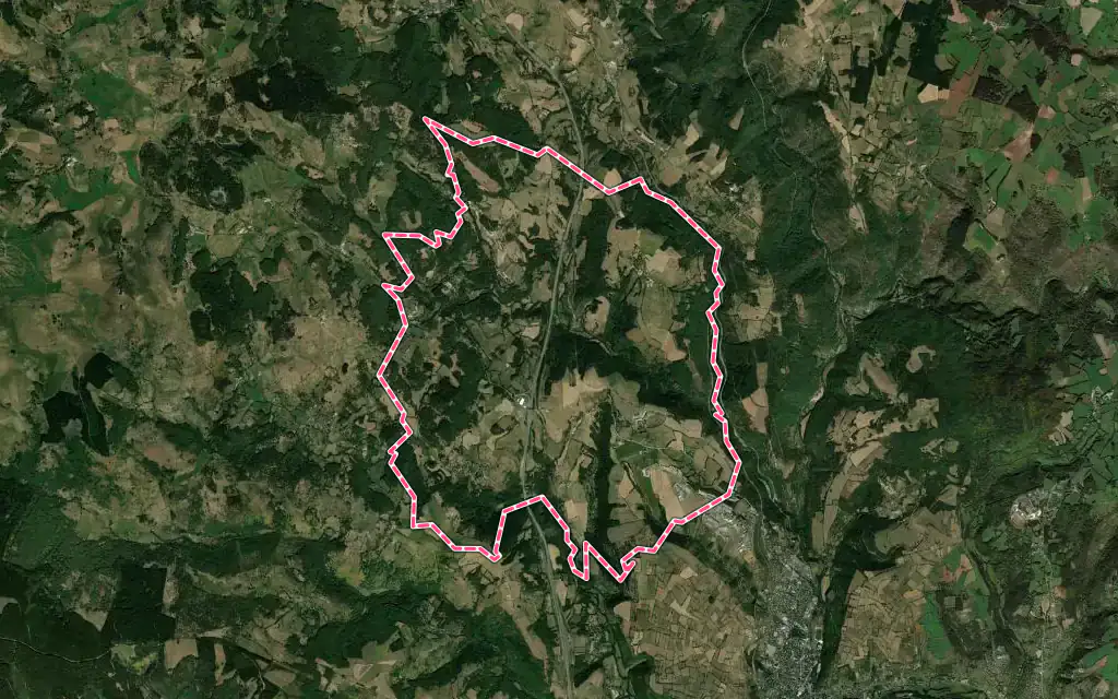 Vue satellite de Antrenas avec ses contours administratifs