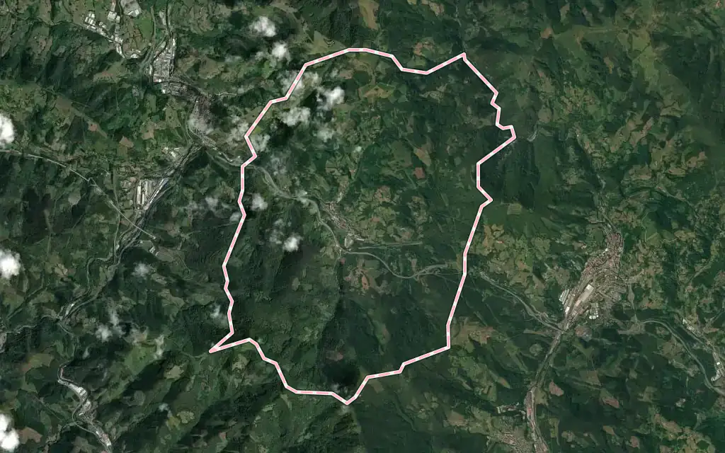 Vista satélite de Antzuola con su contorno administrativo