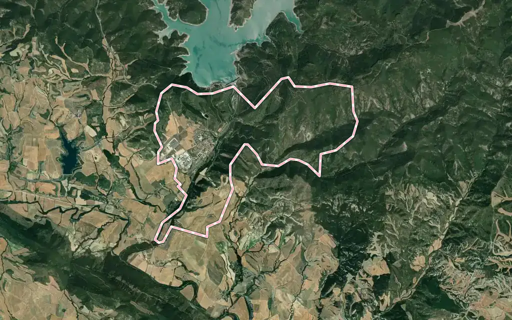 Vista satélite de Aoiz / Agoitz con su contorno administrativo