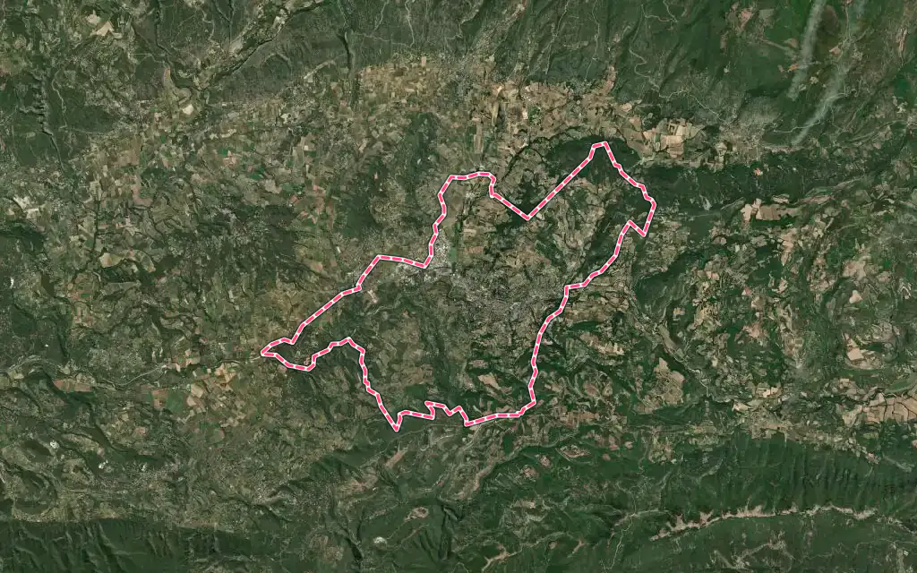 Vue satellite de Apt avec ses contours administratifs