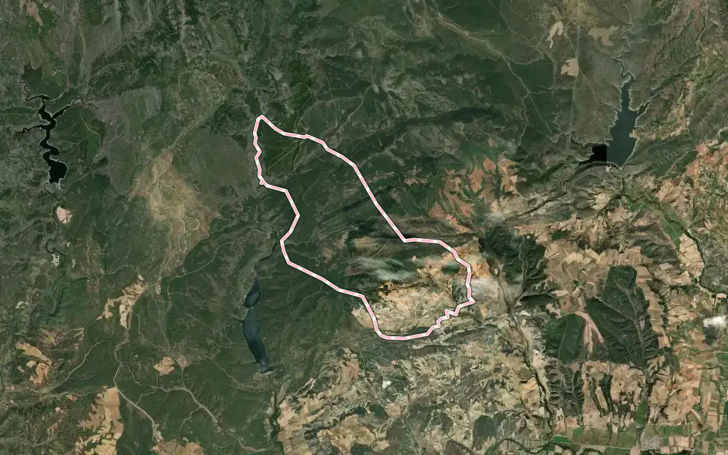 Vista satélite de Arbancón con su contorno administrativo