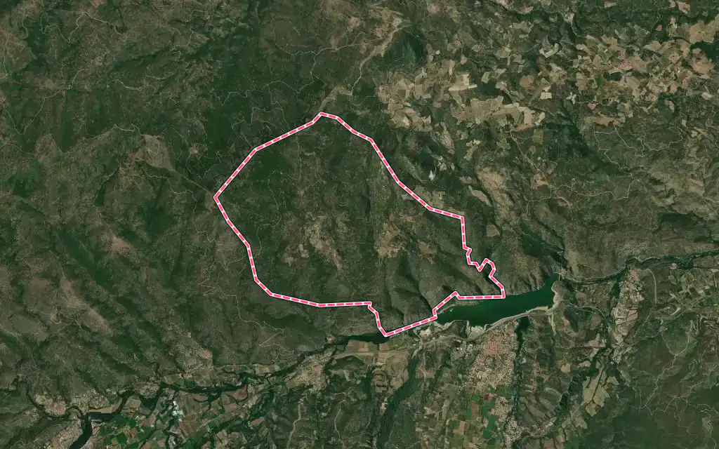 Vue satellite de Arboussols avec ses contours administratifs