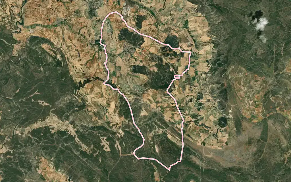 Vista satélite de Arcas del Villar con su contorno administrativo