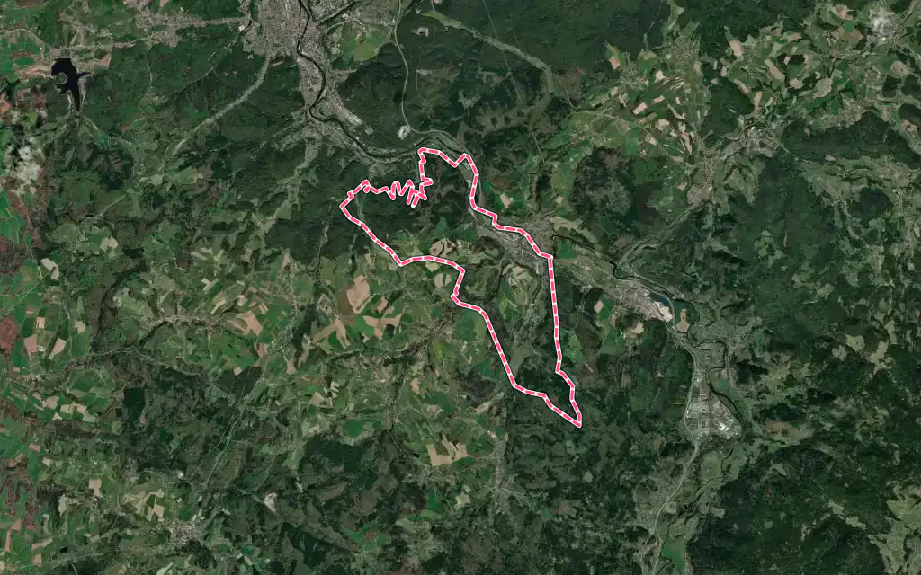 Vue satellite de Arches avec ses contours administratifs