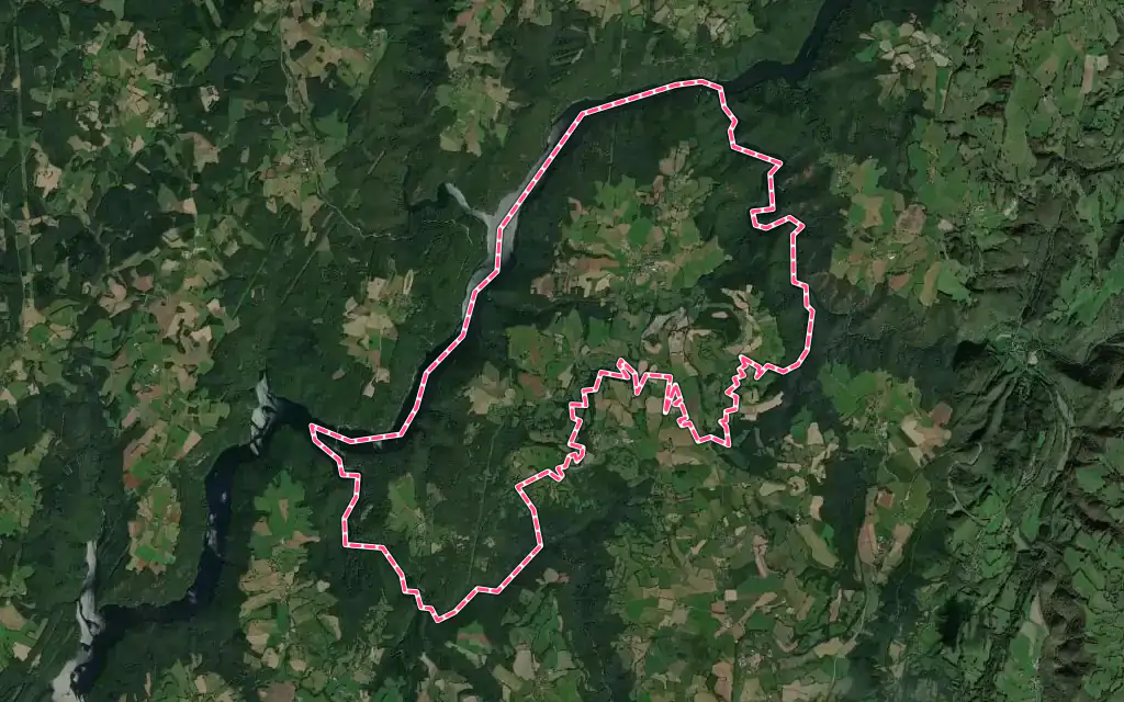 Vue satellite de Arches avec ses contours administratifs