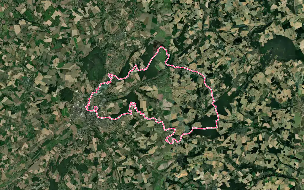 Vue satellite de Arcisses avec ses contours administratifs