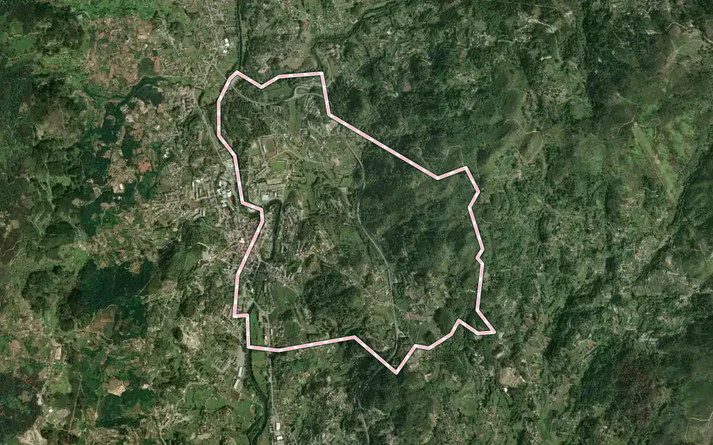 Vista satélite de Arcos de Valdevez (São Paio) e Giela con su contorno administrativo