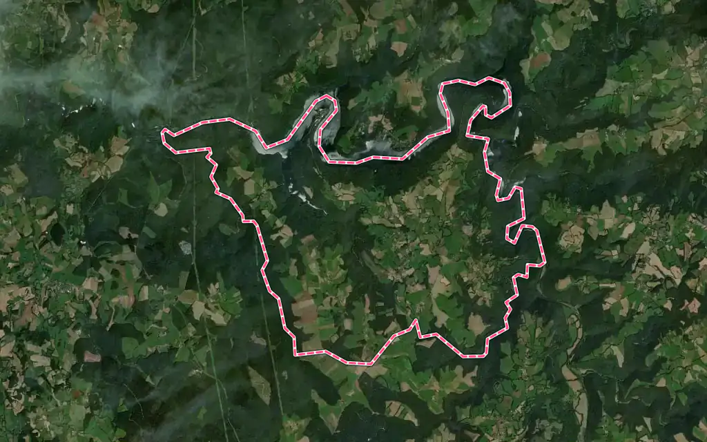 Vue satellite de Arnac avec ses contours administratifs