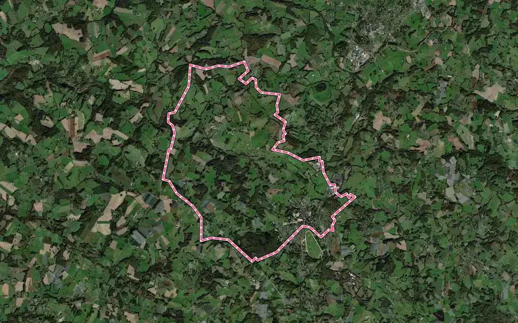 Vue satellite de Arnac-Pompadour avec ses contours administratifs