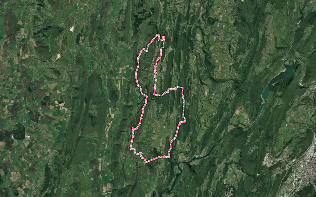 Vue satellite de Aromas avec ses contours administratifs