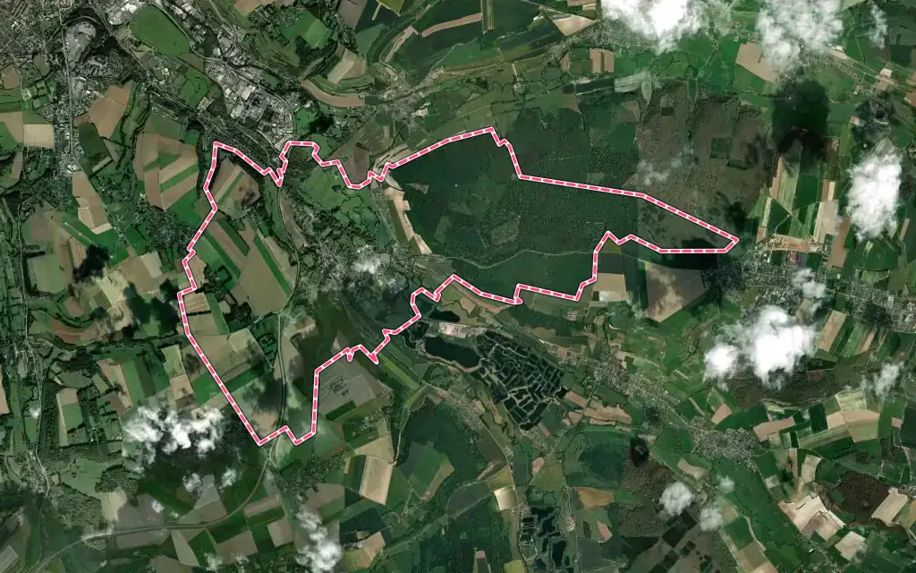 Vue satellite de Arques-la-Bataille avec ses contours administratifs