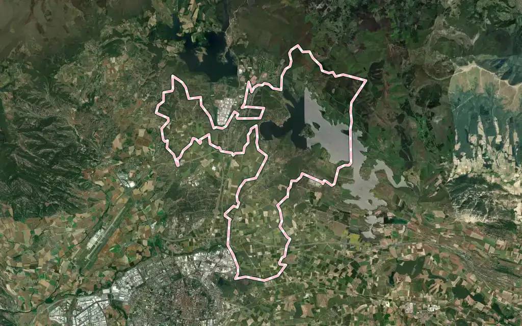 Vista satélite de Arratzua-Ubarrundia con su contorno administrativo